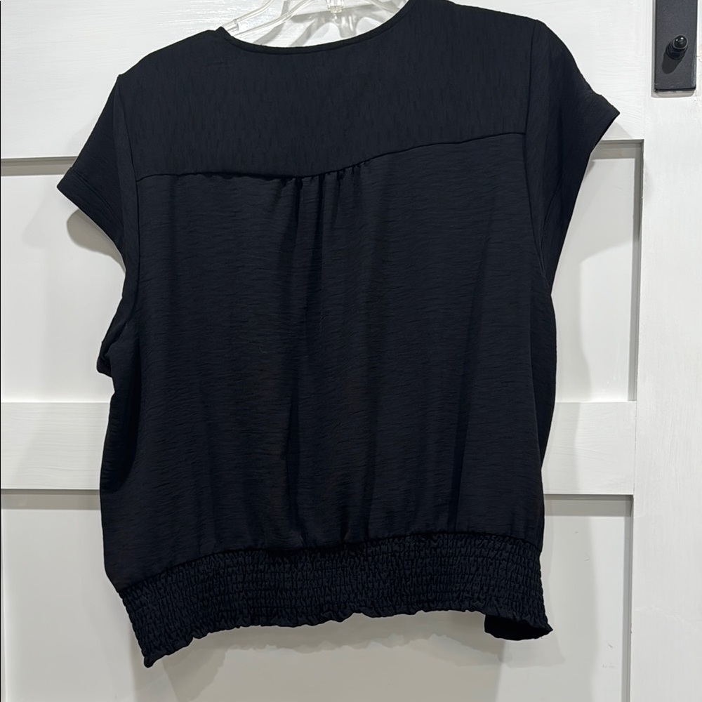 Elegant Black Women's Top - Picture 3 of 4